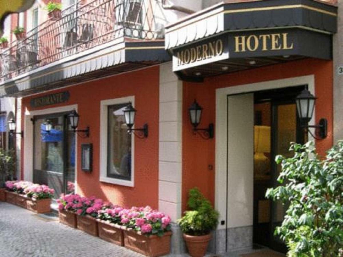 Moderno Hotel 3*