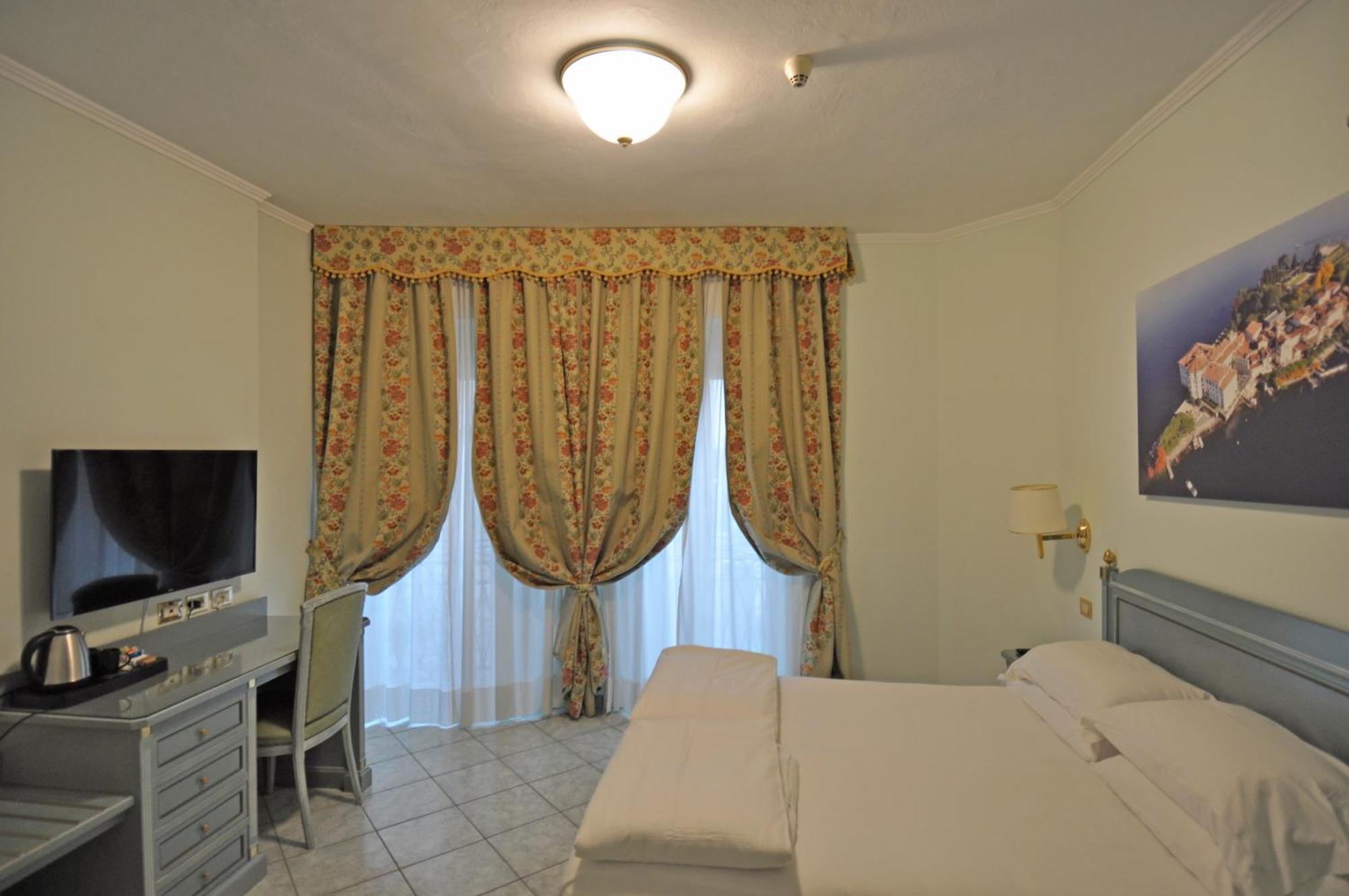 Hotel Moderno 3*