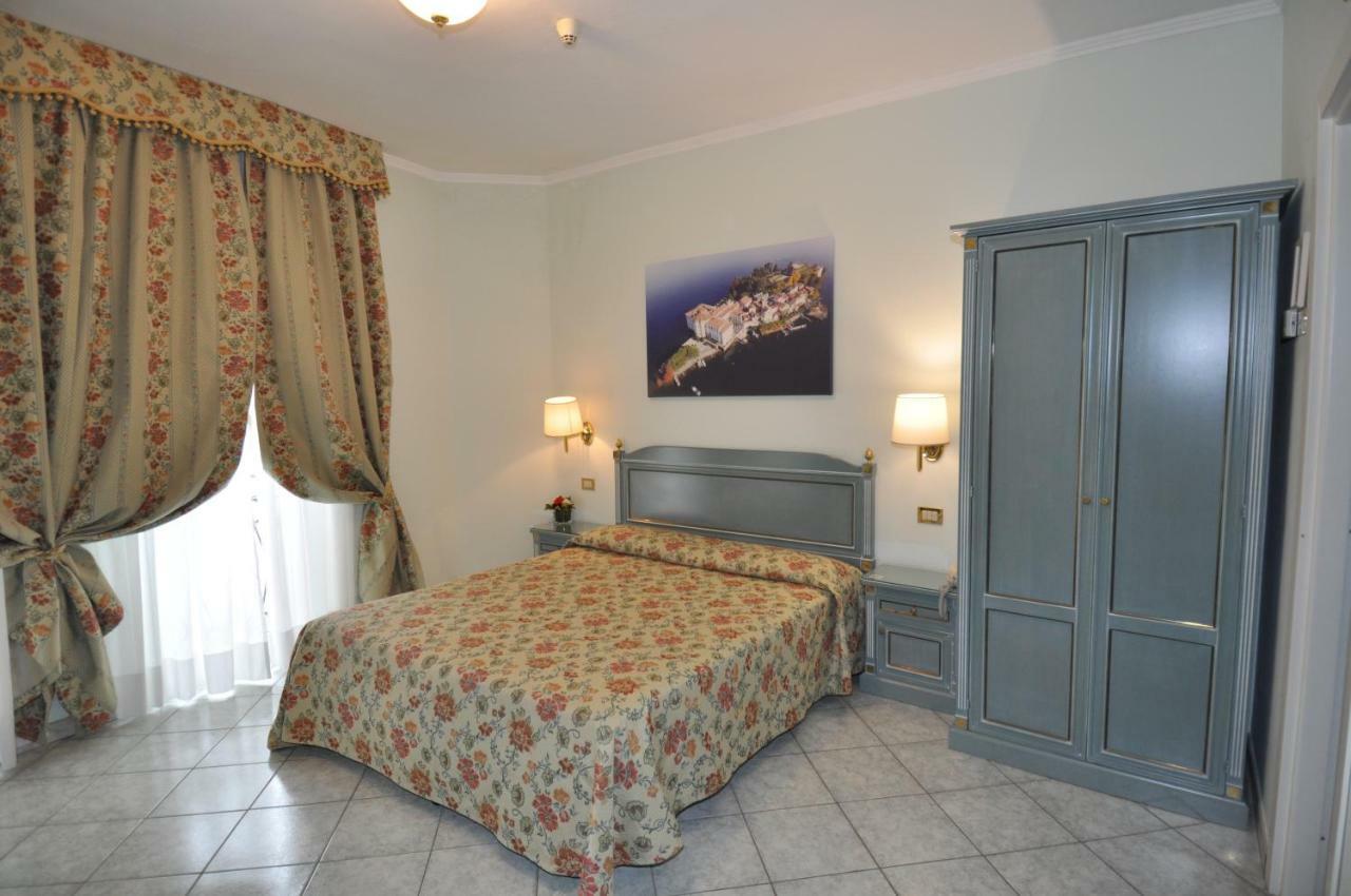 Hotel Moderno 3*