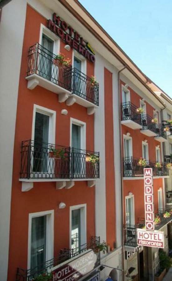 Moderno - Cavour 30tre 3*